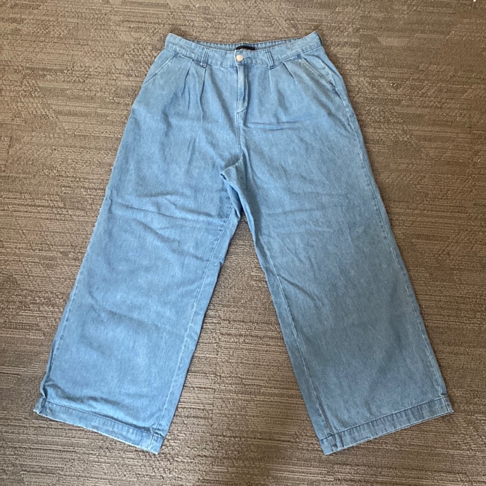 Women’s high waisted pleated pants